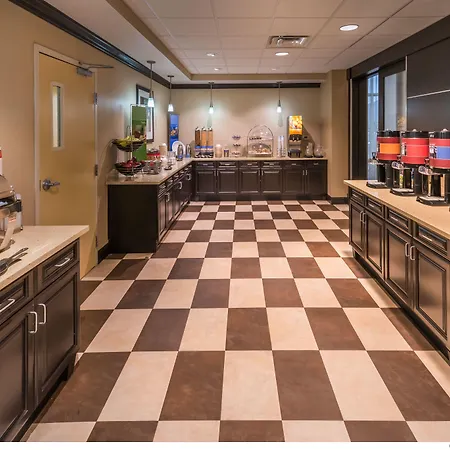 Hampton Inn & Suites Reno-3