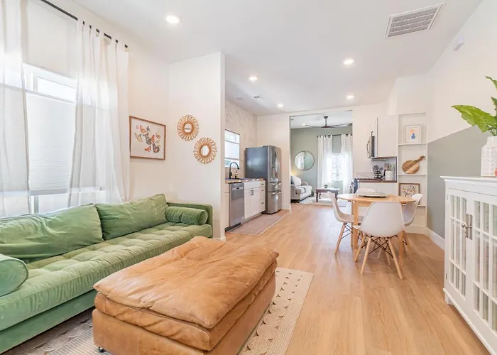 Reno Dream Cottage: Delightful 2-Bedroom Sanctuary